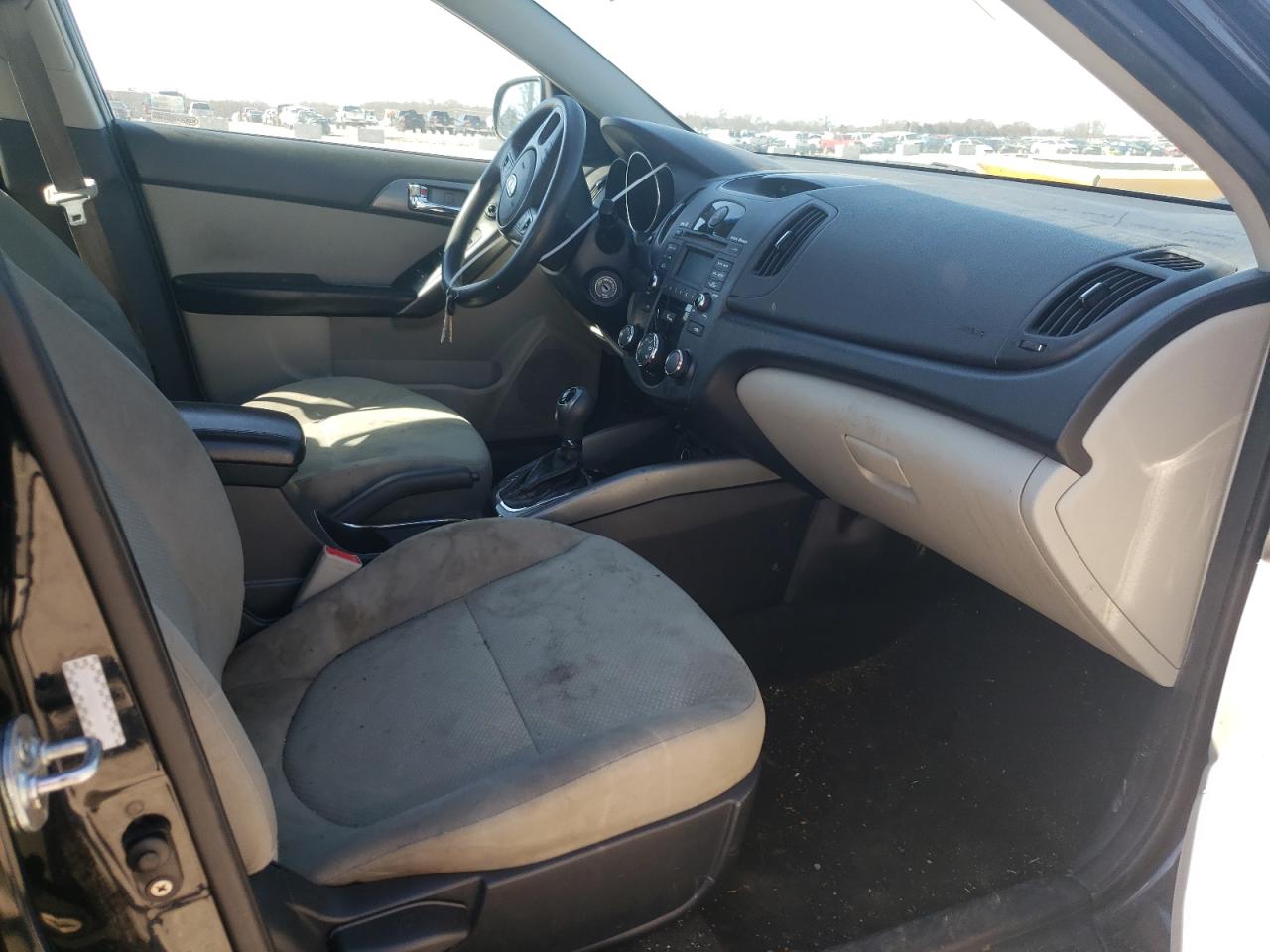 Photo 5 from auction – 2013 KIA FORTE EX with VIN KNAFU4A27D5679275