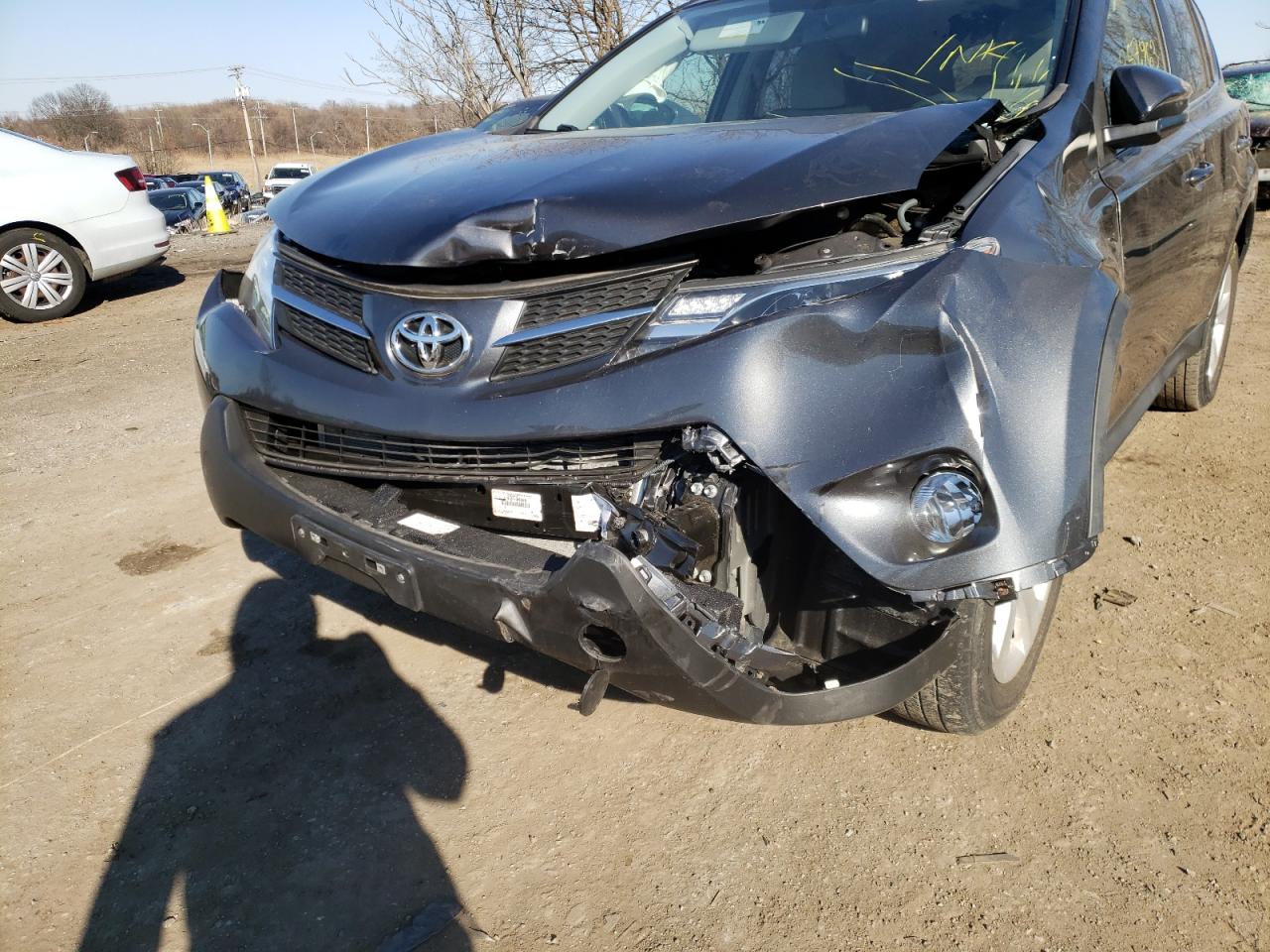 Photo 9 from auction – 2013 TOYOTA RAV4 XLE with VIN JTMRFREVXD5020425