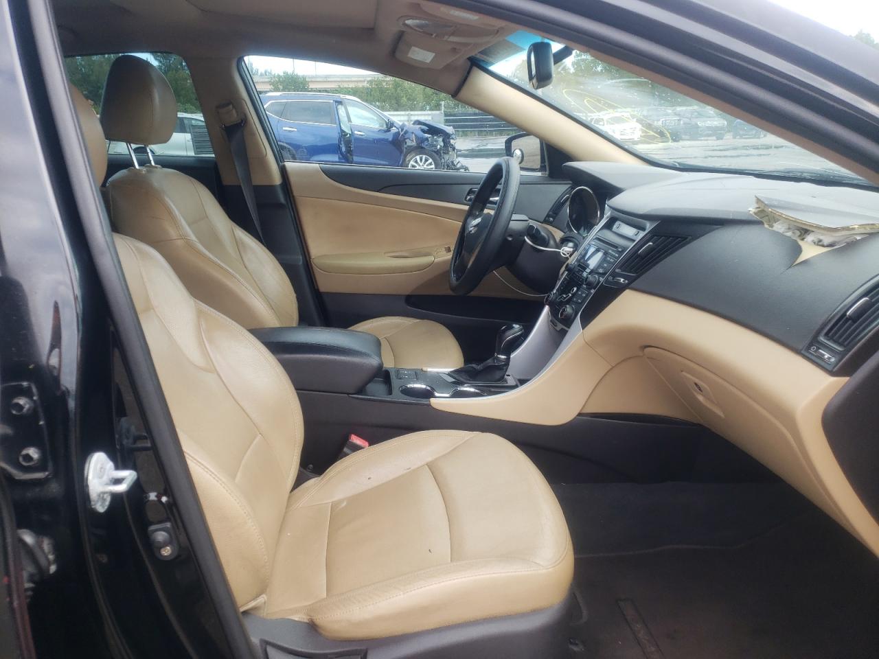 Photo 5 from auction – 2012 HYUNDAI SONATA SE with VIN 5NPEC4AC5CH336392