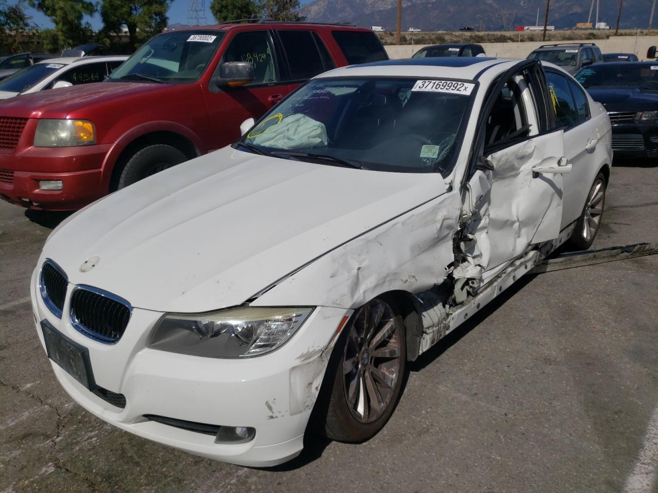 Photo 2 from auction – 2011 BMW 328I with VIN WBAPH5G56BNM71322