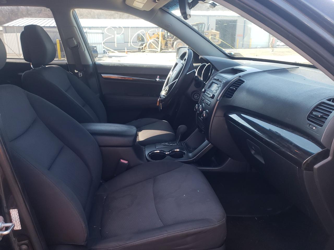 Photo 5 from auction – 2011 KIA SORENTO BA with VIN 5XYKTDA18BG091885