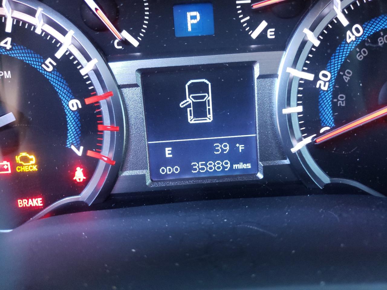 Photo 8 from auction – 2019 TOYOTA 4RUNNER SR with VIN JTEBU5JR0K5679261