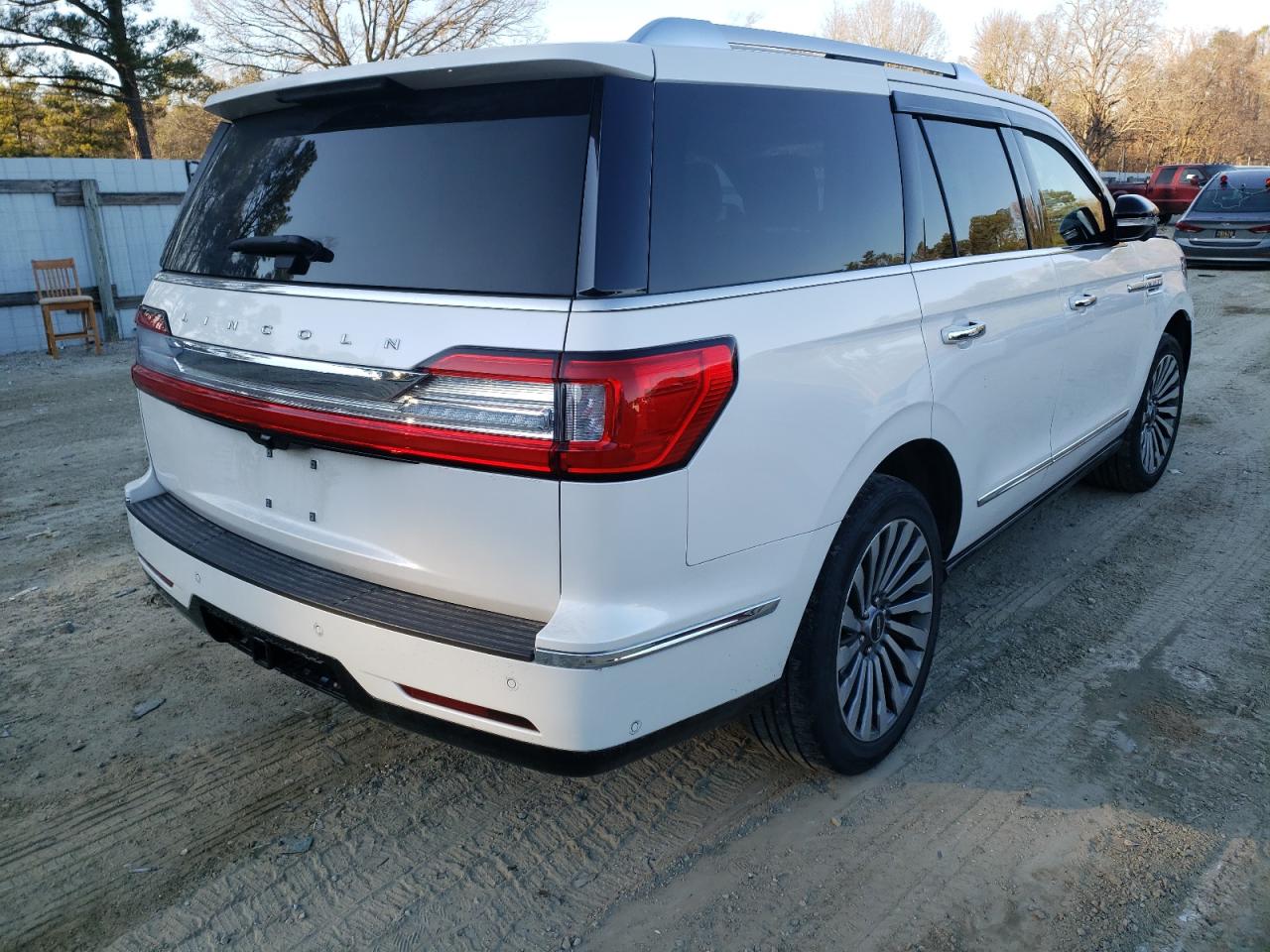 Photo 4 from auction – 2018 LINCOLN NAVIGATOR with VIN 5LMJJ2LT7JEL07794