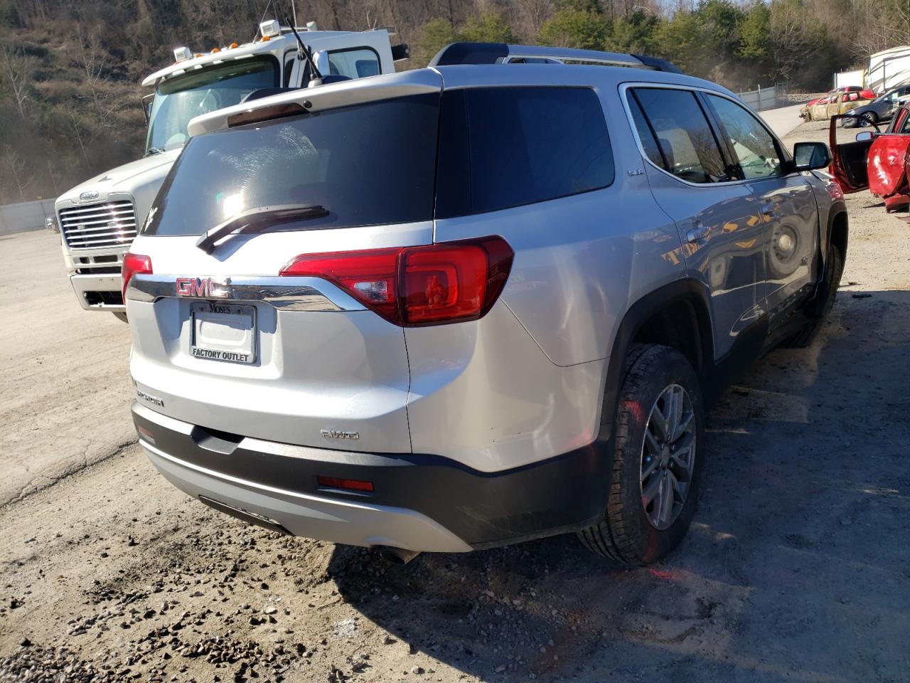 Photo 4 from auction – 2017 GMC ACADIA SLE with VIN 1GKKNSLA1HZ218020