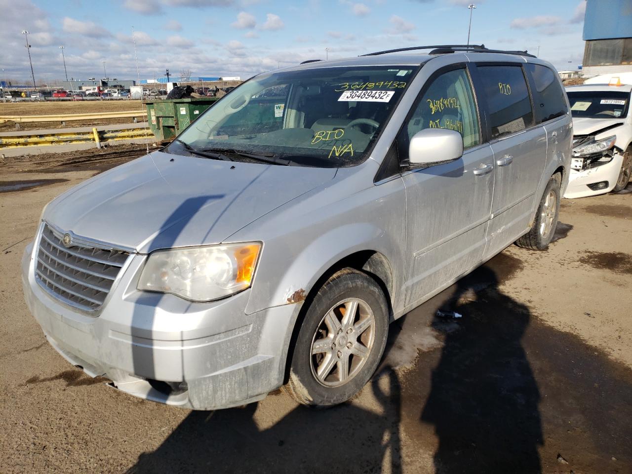 Photo 2 from auction – 2008 CHRYSLER TOWN & COU with VIN 2A8HR54P58R767804