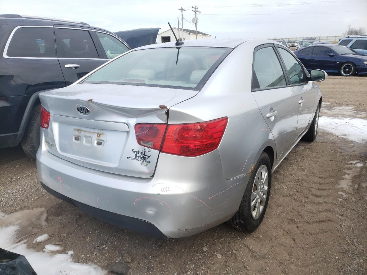 Photo 4 from auction – 2010 KIA FORTE EX with VIN KNAFU4A21A5862425