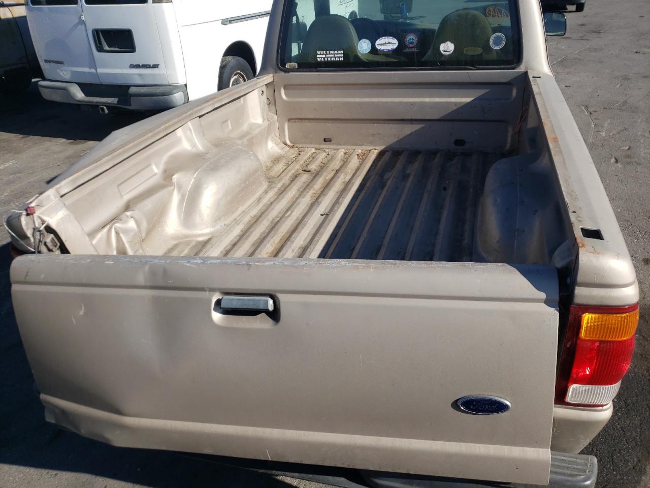 Photo 6 from auction – 1998 FORD RANGER with VIN 1FTYR10CXWUC52302