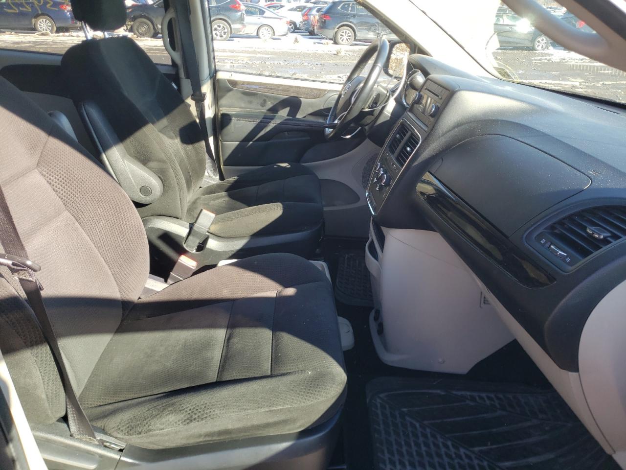 Photo 5 from auction – 2016 DODGE GRAND CARA with VIN 2C4RDGBG5GR252101
