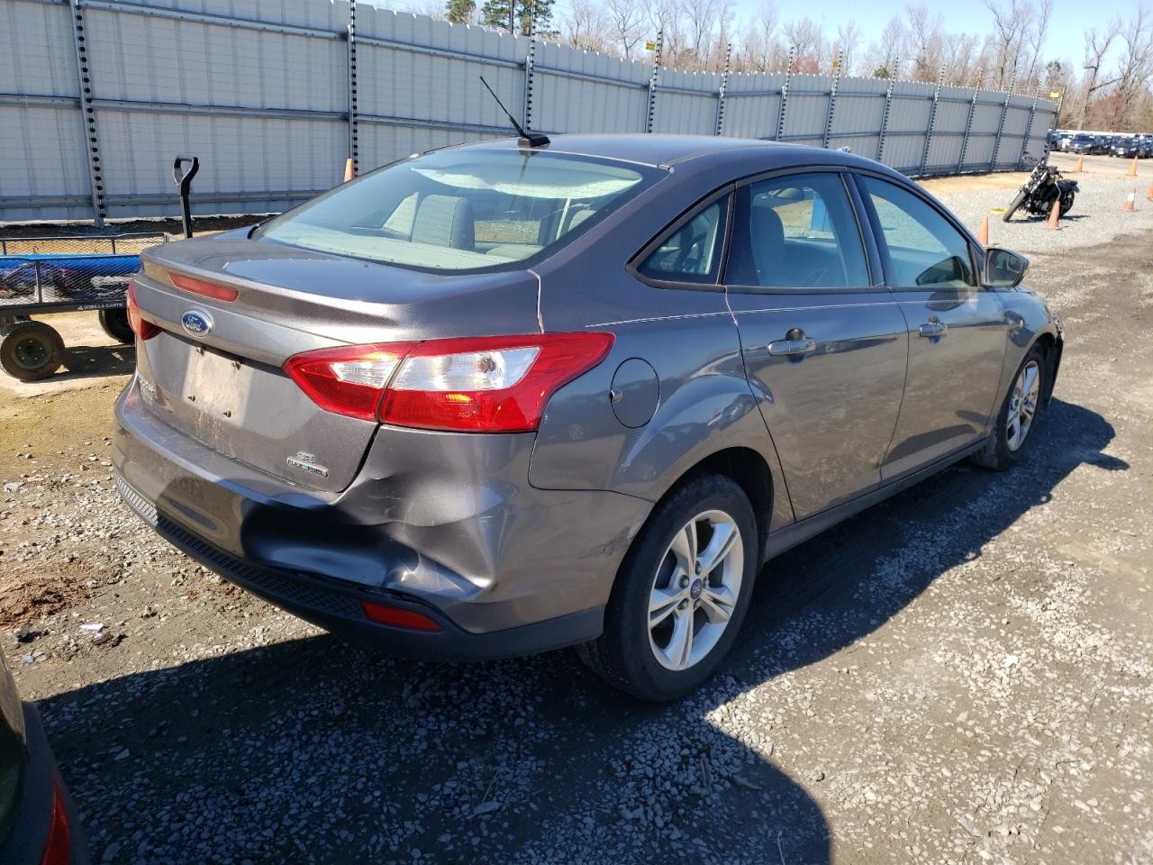 Photo 4 from auction – 2013 FORD FOCUS SE with VIN 1FADP3F23DL174713