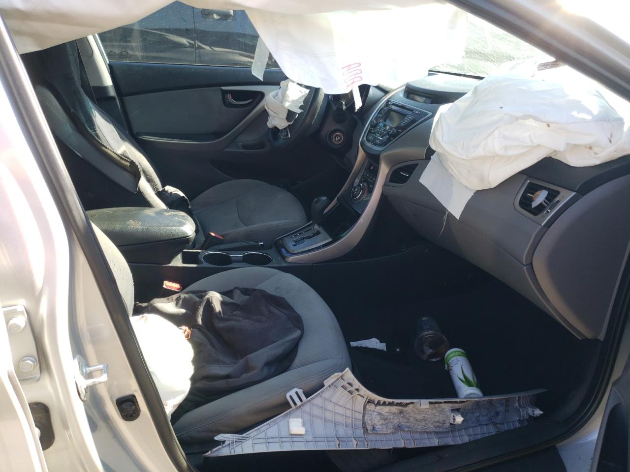 Photo 5 from auction – 2013 HYUNDAI ELANTRA GL with VIN 5NPDH4AE0DH417199