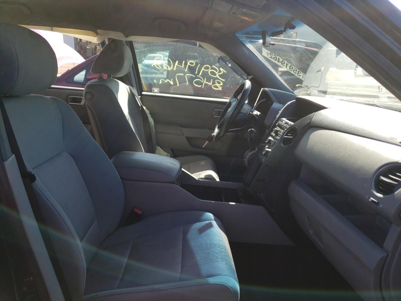 Photo 5 from auction – 2012 HONDA PILOT EX with VIN 5FNYF4H44CB031547