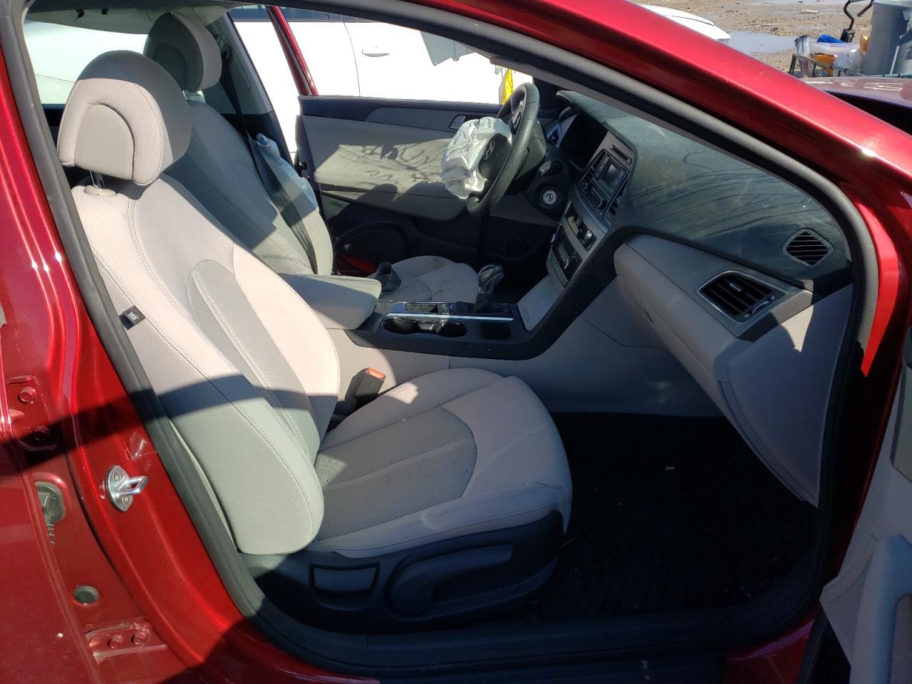 Photo 5 from auction – 2015 HYUNDAI SONATA SE with VIN 5NPE24AF6FH225030