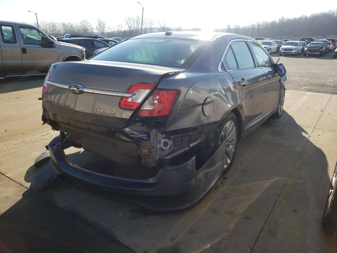 Photo 4 from auction – 2011 FORD TAURUS LIM with VIN 1FAHP2FW6BG151639