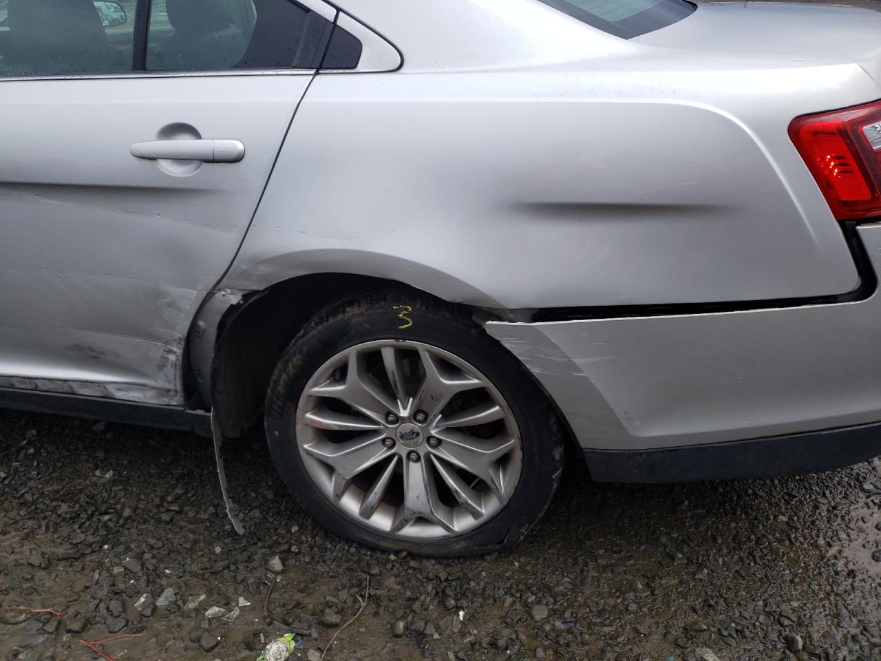 Photo 9 from auction – 2015 FORD TAURUS LIM with VIN 1FAHP2F84FG171167