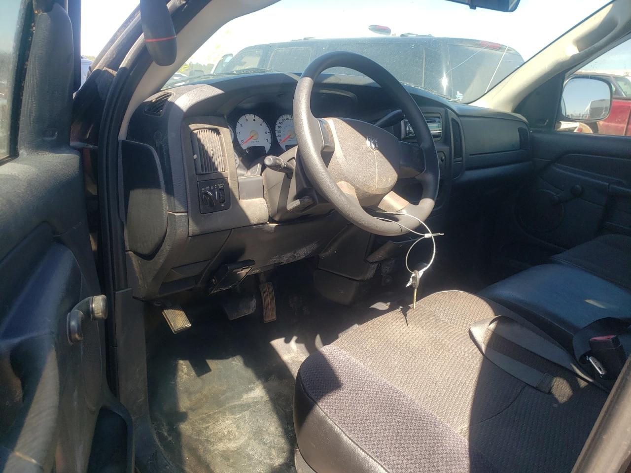 Photo 9 from auction – 2005 DODGE RAM 2500 S with VIN 3D7KS28D05G850130