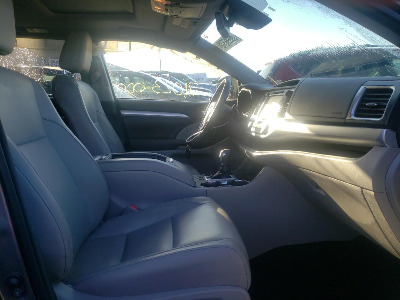 صورة رقم 5 من المزاد - 2017 TOYOTA HIGHLANDER مع VIN 5TDJGRFH1HS027847