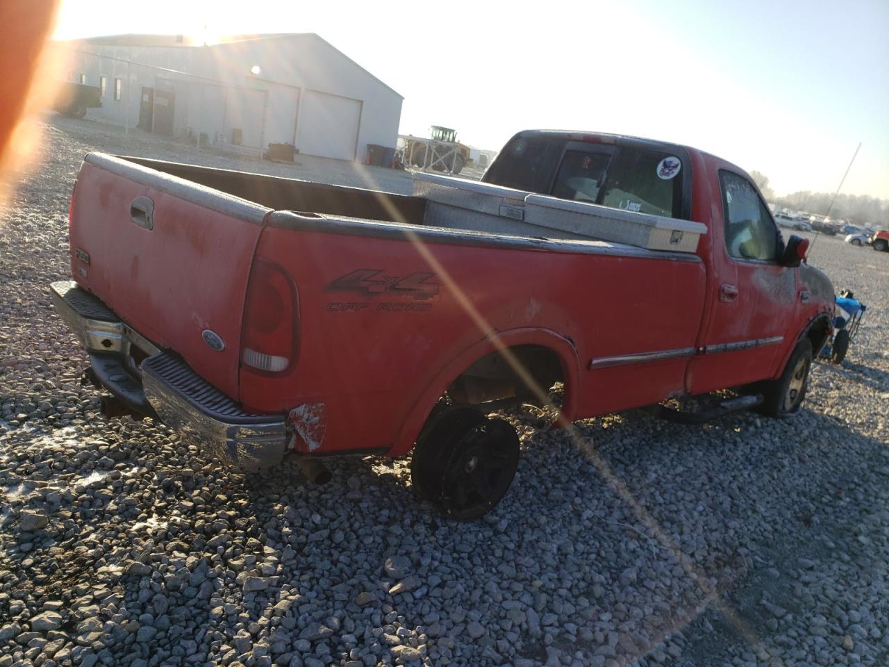 Photo 4 from auction – 1998 FORD F150 with VIN 1FTRF18L0WKA80682