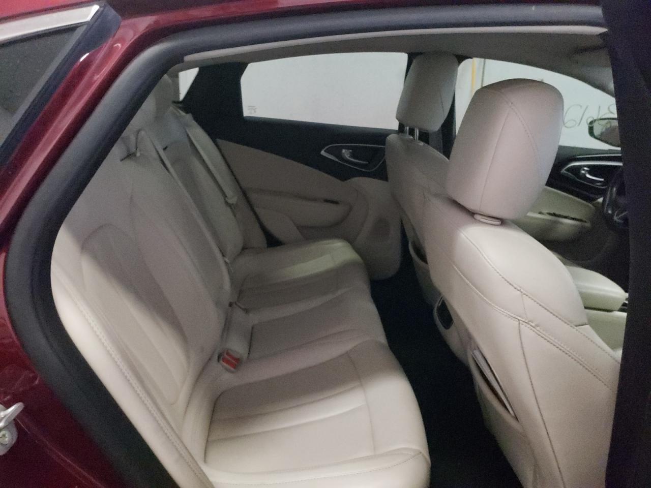 Photo 6 from auction – 2015 CHRYSLER 200 C with VIN 1C3CCCCB9FN520748