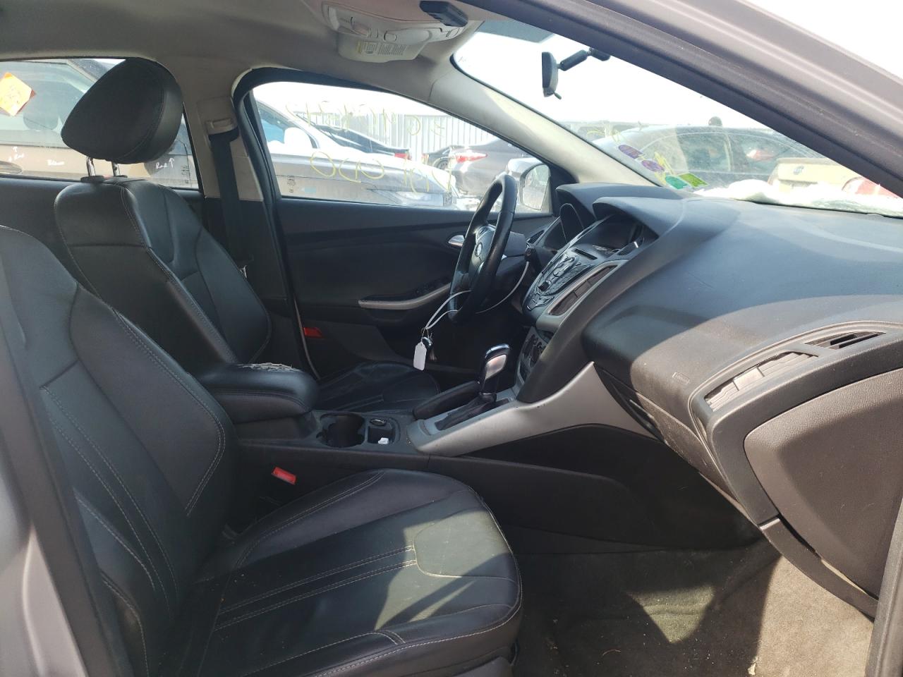 Photo 5 from auction – 2014 FORD FOCUS SE with VIN 1FADP3K27EL307741