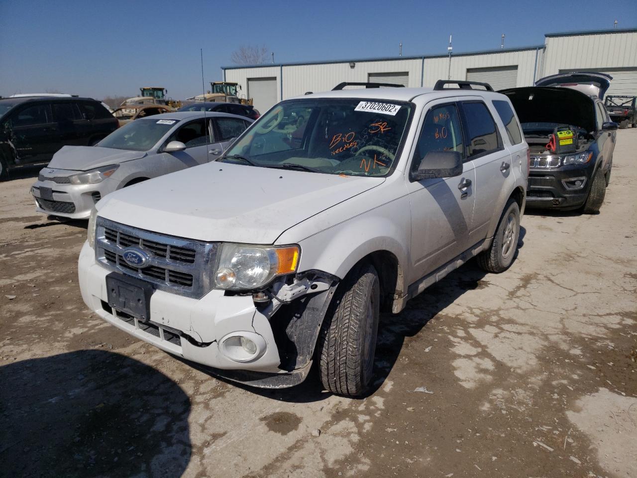 Photo 2 from auction – 2010 FORD ESCAPE XLT with VIN 1FMCU0DGXAKC44118