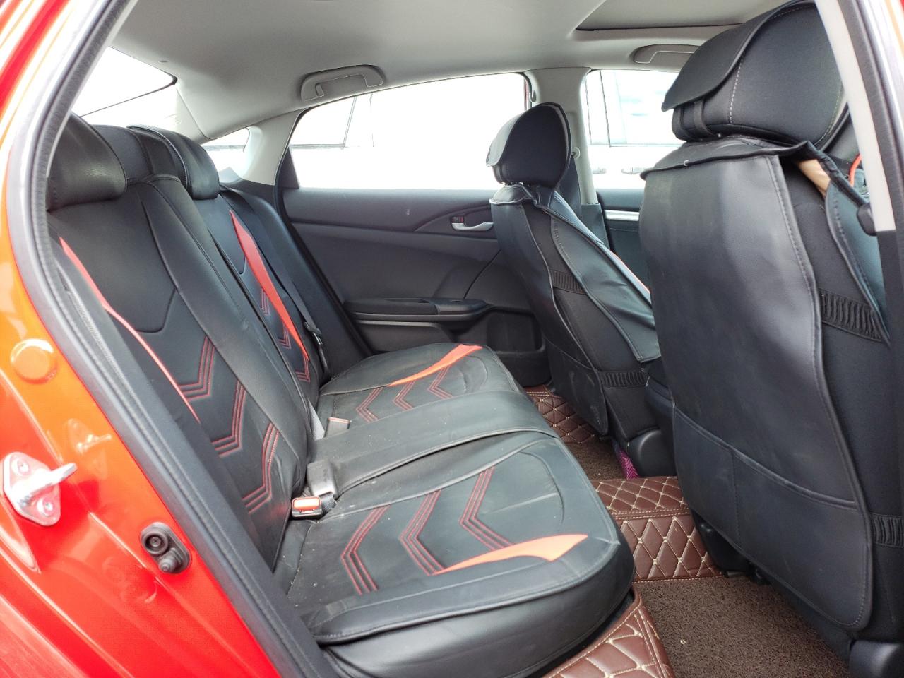Photo 6 from auction – 2018 HONDA CIVIC EX with VIN 2HGFC2F86JH007639