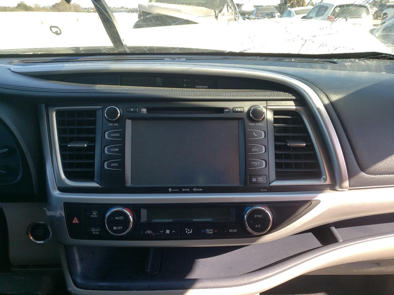 Zdjęcie 9 z aukcji – 2017 TOYOTA HIGHLANDER z VIN 5TDJZRFH9HS512098
