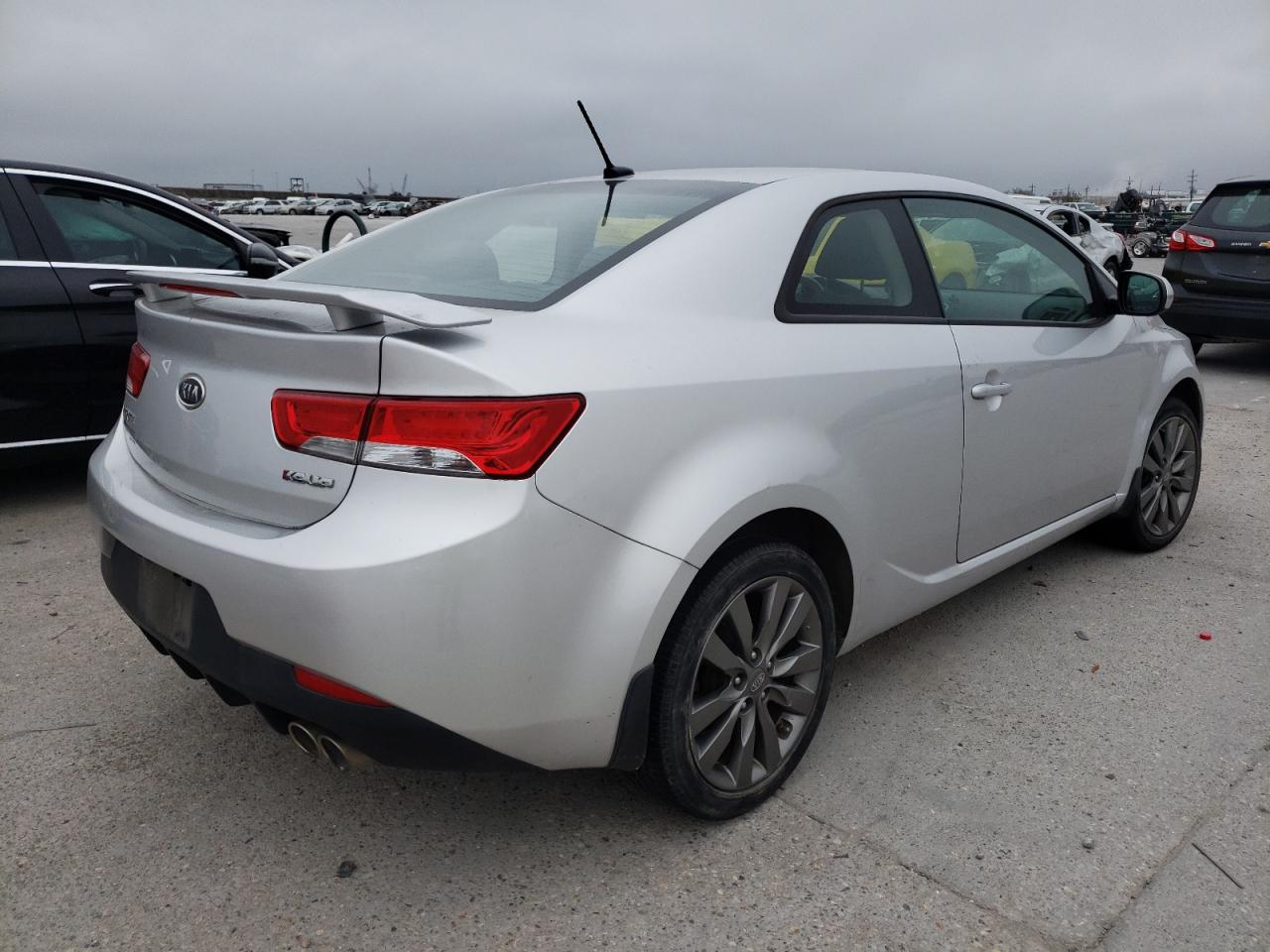 Photo 4 from auction – 2013 KIA FORTE SX with VIN KNAFW6A30D5742957