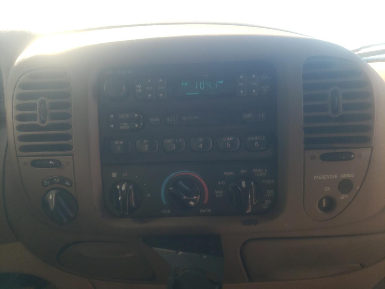 Photo 9 from auction – 1998 FORD F150 with VIN 1FTRX08L1WKB26009