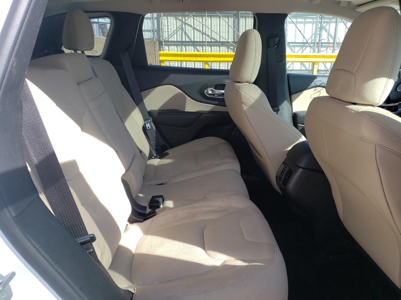 Photo 6 from auction – 2015 JEEP CHEROKEE L with VIN 1C4PJMCB3FW529058