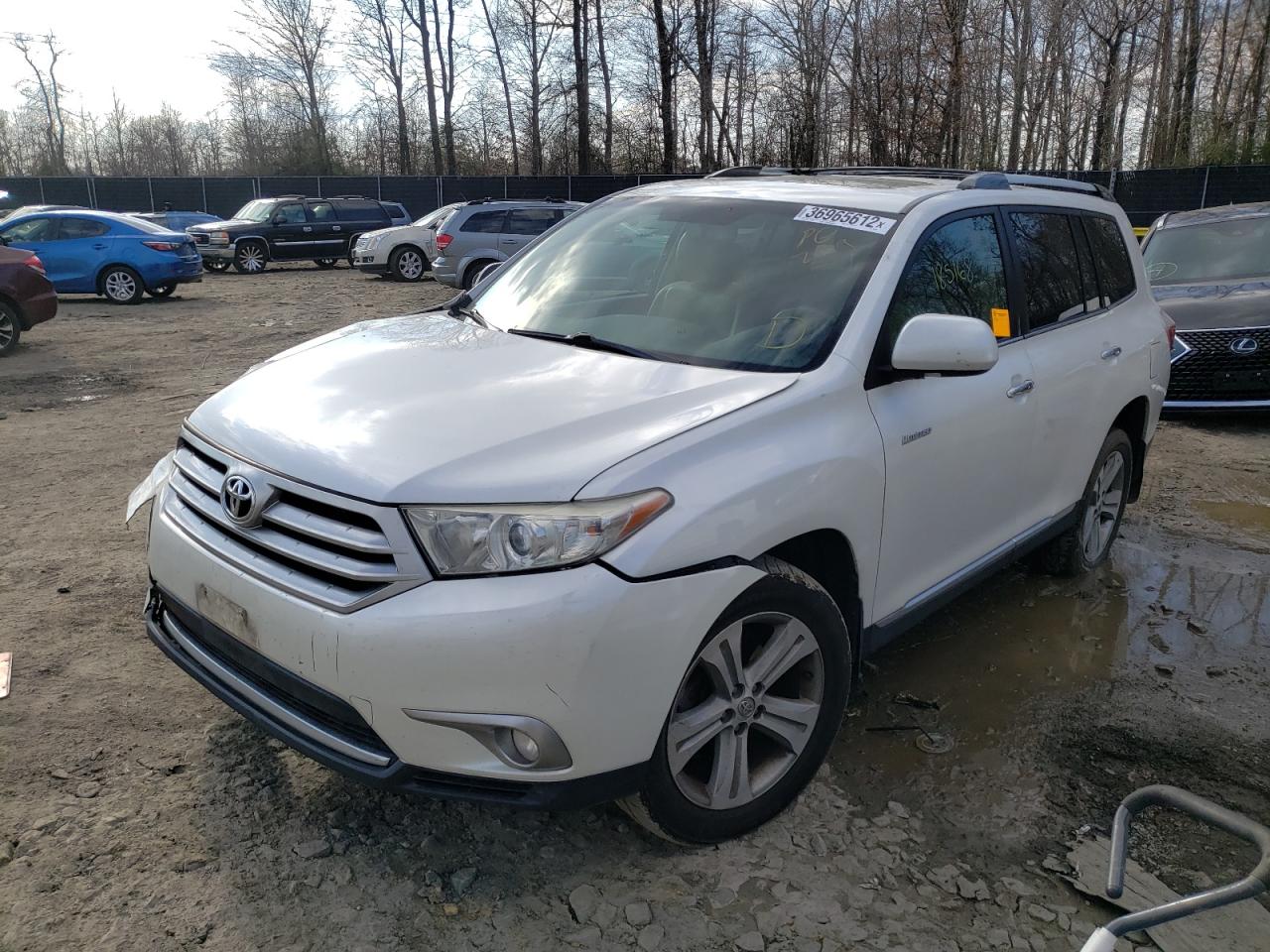 Photo 2 from auction – 2013 TOYOTA HIGHLANDER with VIN 5TDDK3EH3DS233224