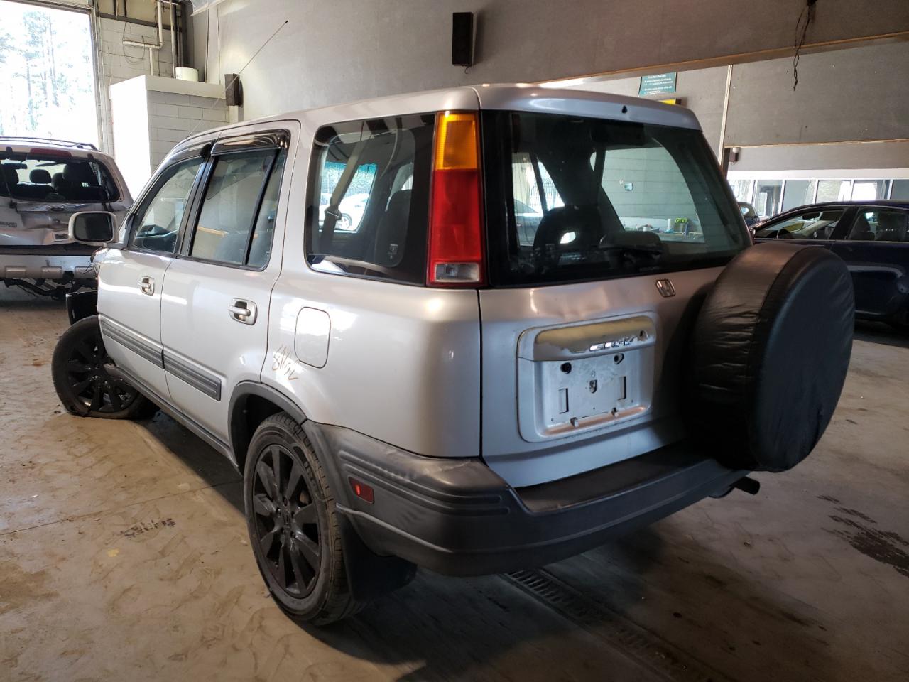 Photo 3 from auction – 2000 HONDA CR-V EX with VIN JHLRD1869YC005043