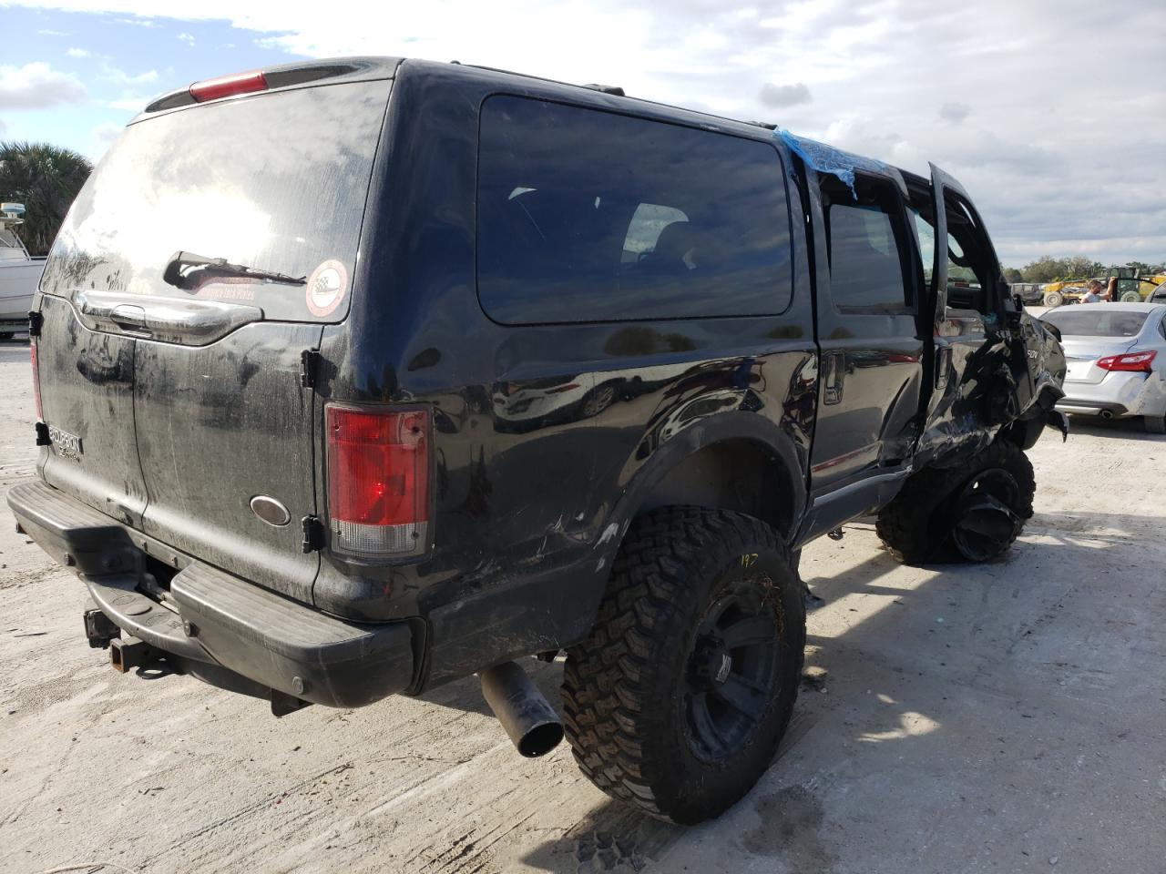 Photo 4 from auction – 2005 FORD EXCURSION with VIN 1FMSU43P75EA44810