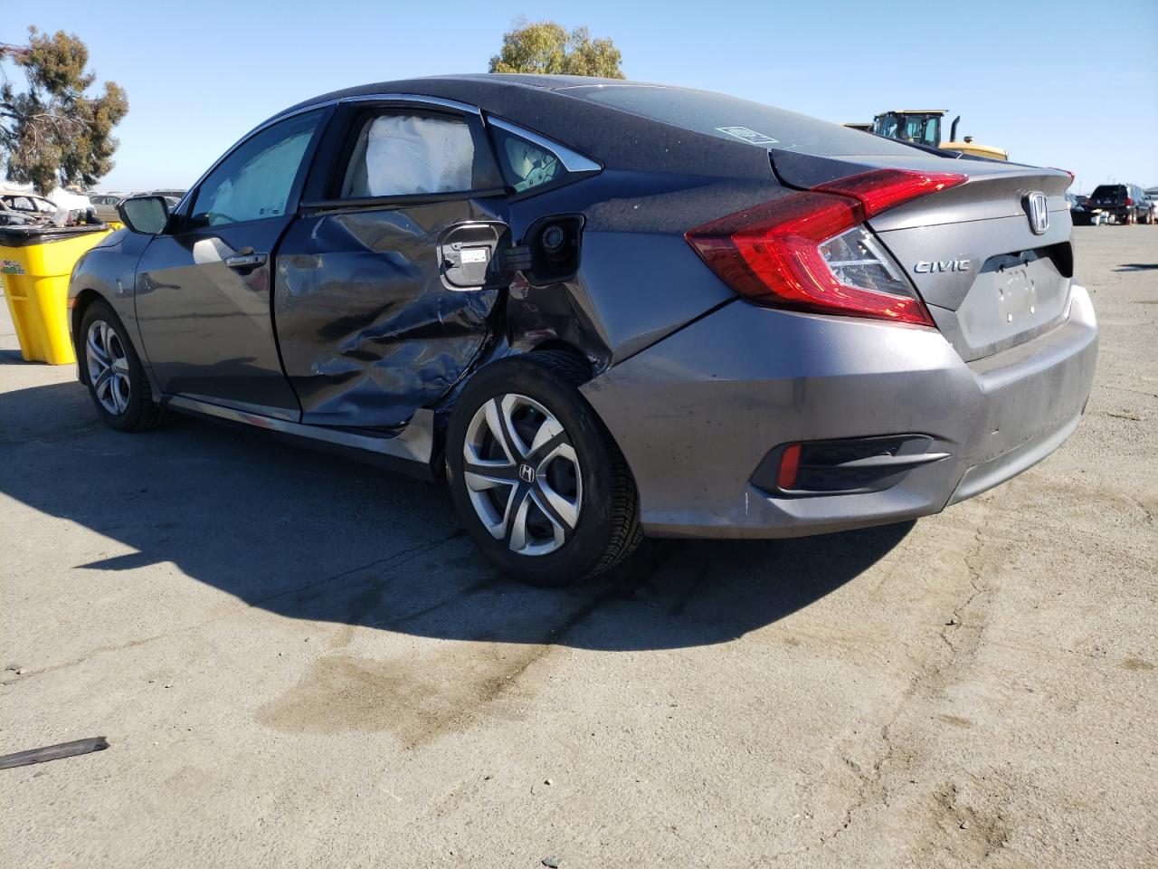 Photo 3 from auction – 2017 HONDA CIVIC LX with VIN 2HGFC2F56HH506568