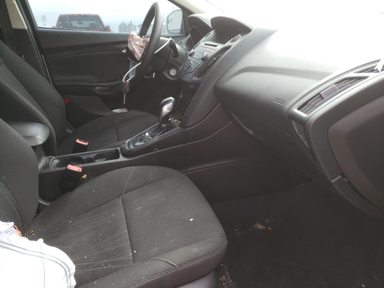 Photo 5 from auction – 2016 FORD FOCUS SE with VIN 1FADP3F22GL337808
