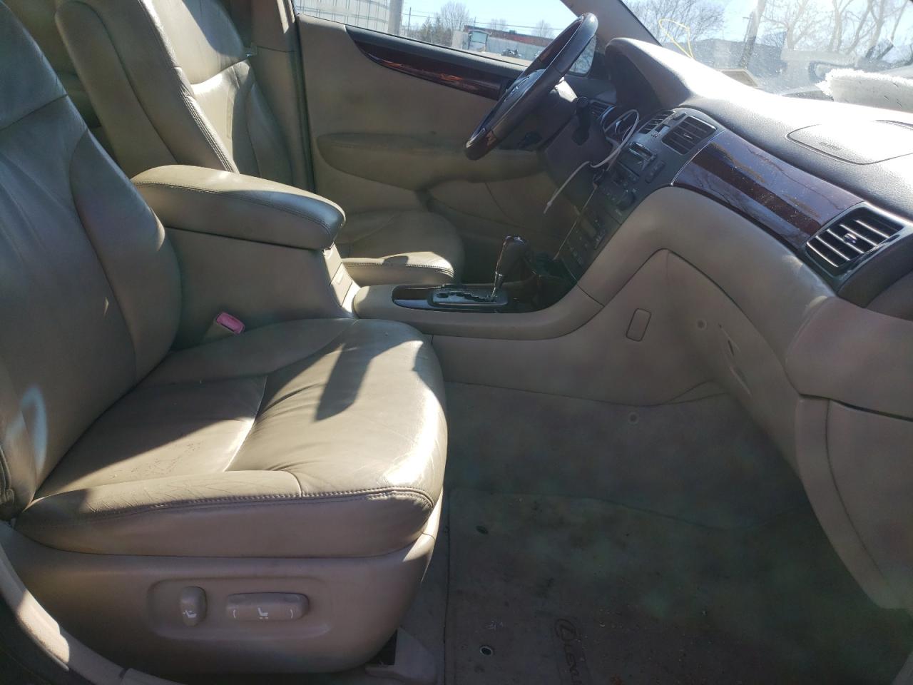 Photo 5 from auction – 2004 LEXUS ES330 with VIN JTHBA30G145026621