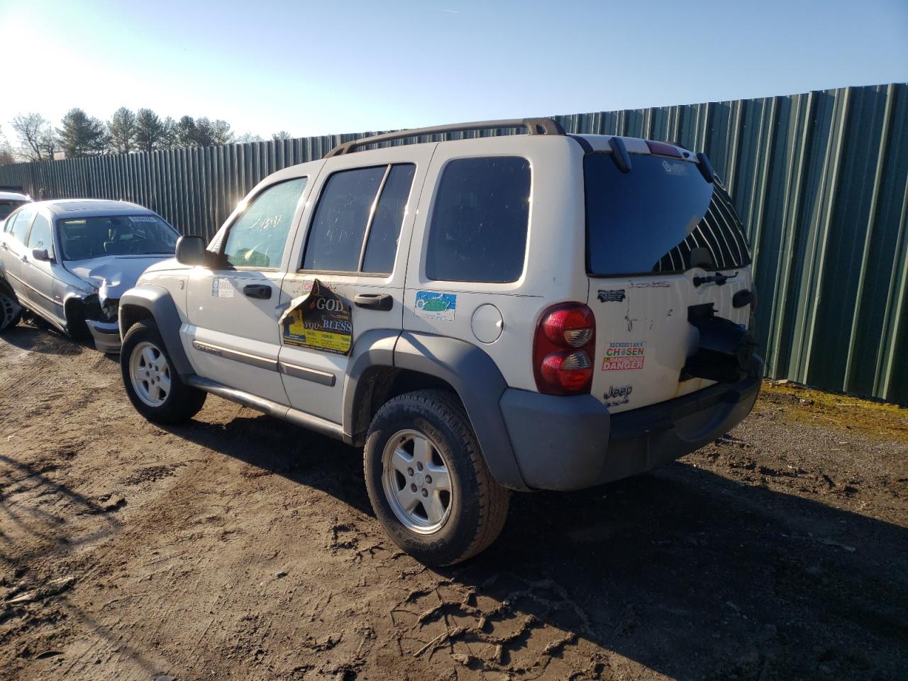 Photo 3 from auction – 2005 JEEP LIBERTY SP with VIN 1J4GL48K75W507740