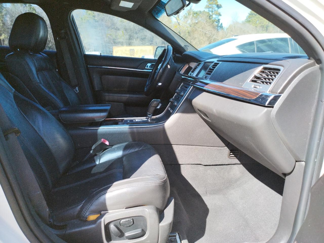 Photo 5 from auction – 2009 LINCOLN MKS with VIN 1LNHM93R09G630719