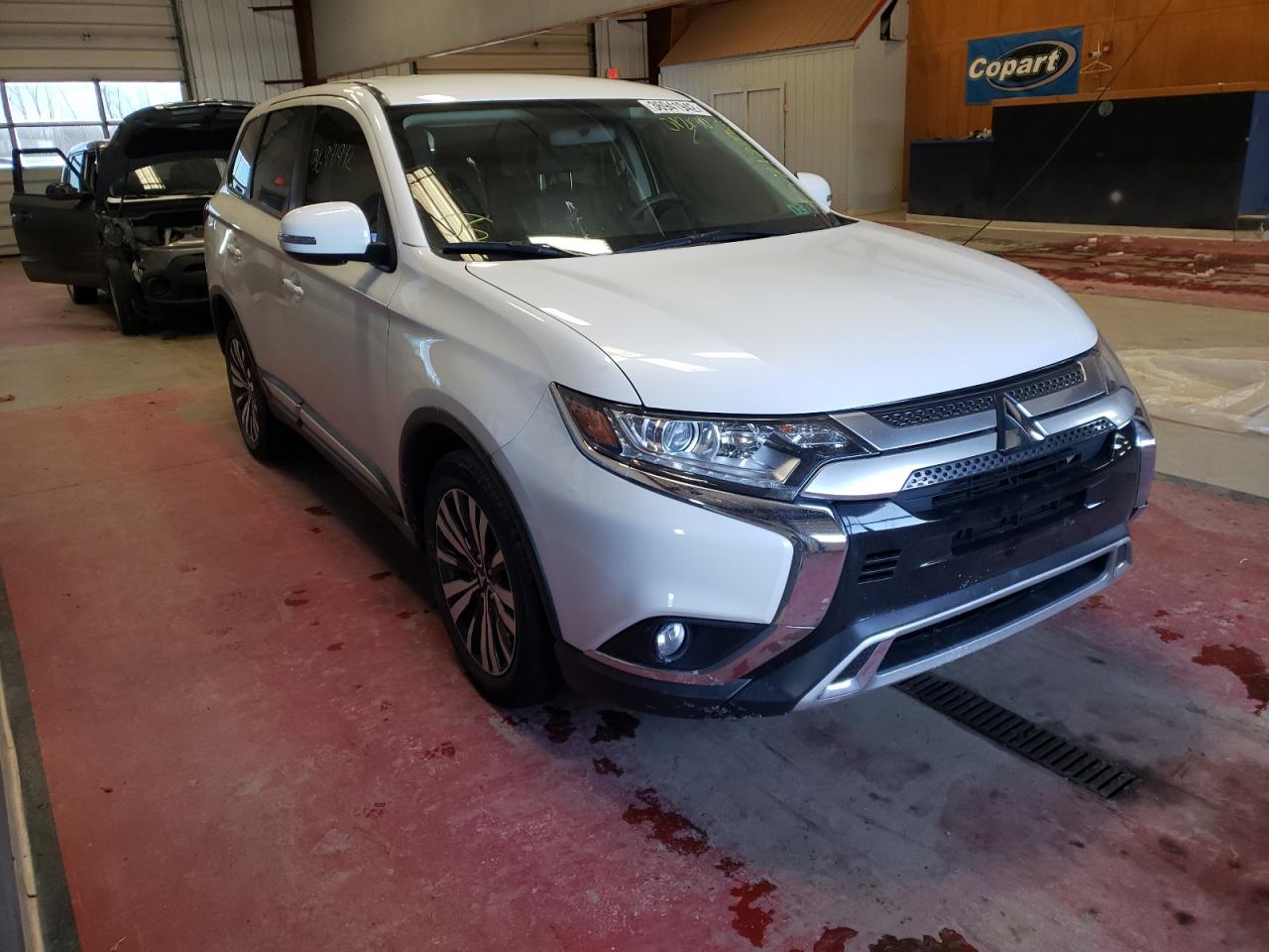 MITSUBISHI OUTLANDER 2019 with VIN JA4AZ3A39KZ012130 - Photo from auction