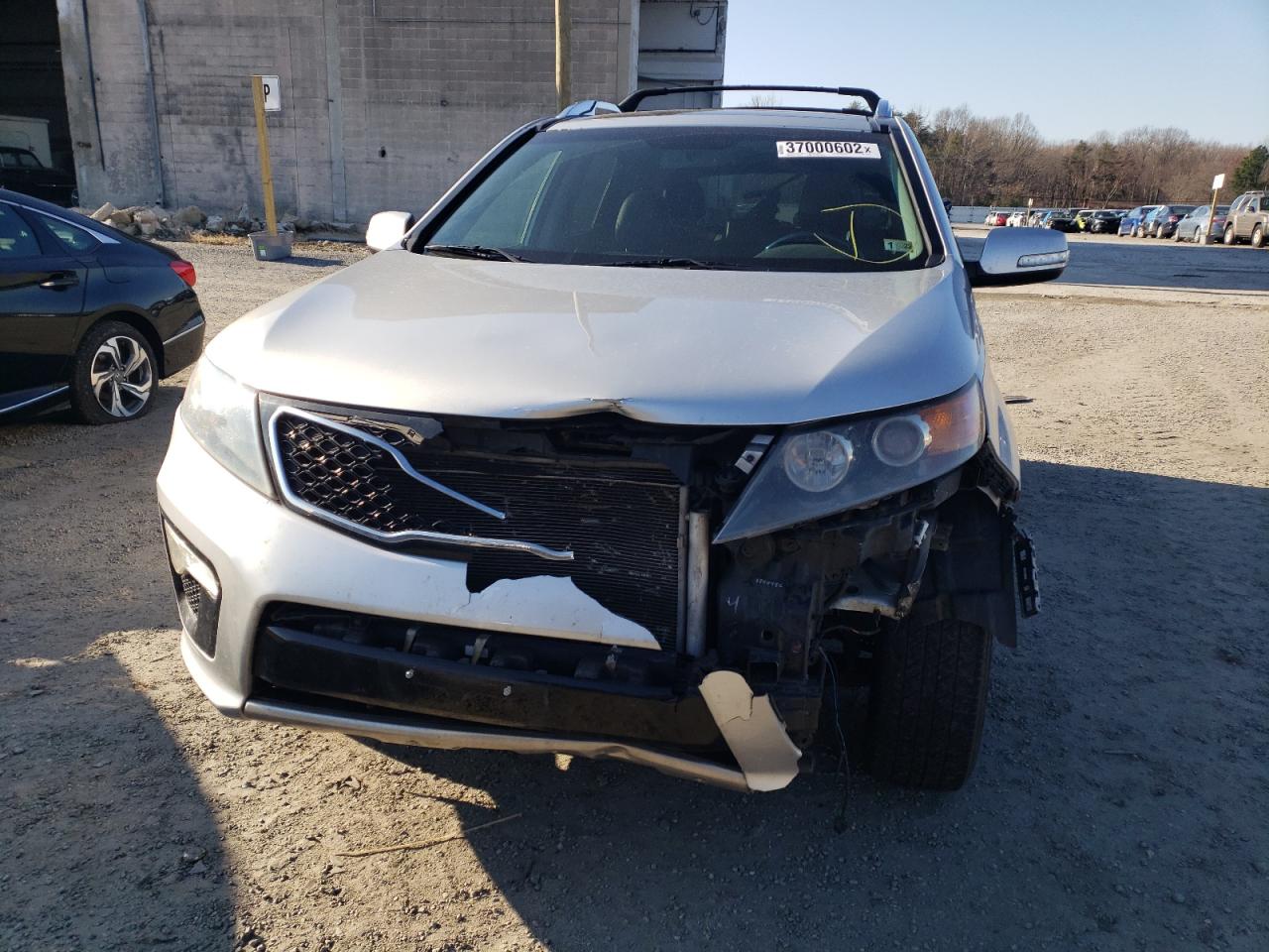 Photo 9 from auction – 2012 KIA SORENTO SX with VIN 5XYKWDA25CG283699