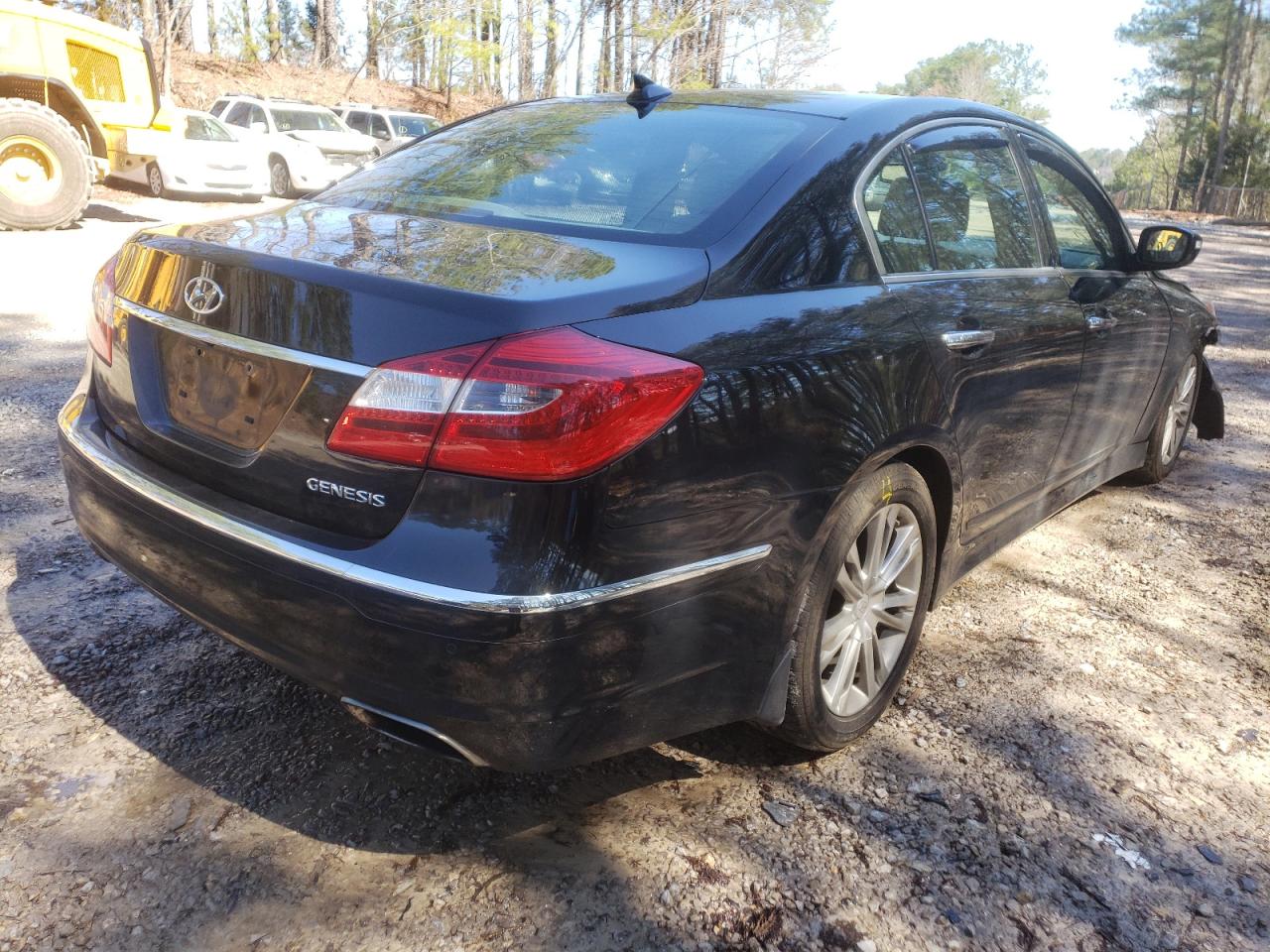 Photo 4 from auction – 2014 HYUNDAI GENESIS 3. with VIN KMHGC4DD6EU263308