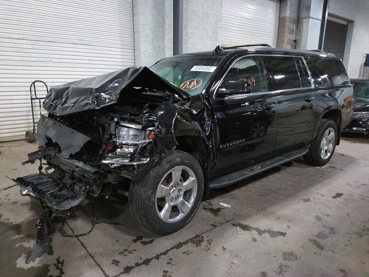 Photo 2 from auction – 2016 CHEVROLET SUBURBAN K with VIN 1GNSKHKC2GR337453