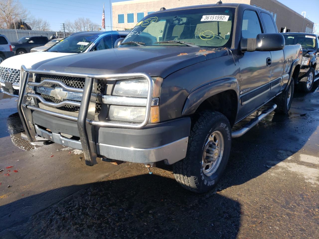 Photo 2 from auction – 2004 CHEVROLET SILVERADO with VIN 1GCHK29154E169587