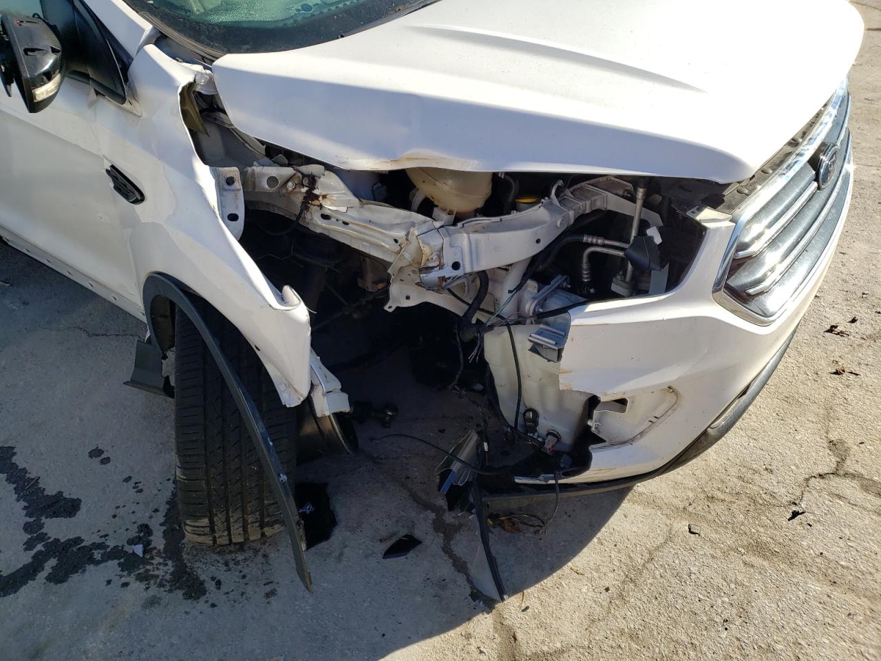 Photo 9 from auction – 2017 FORD ESCAPE TIT with VIN 1FMCU9J96HUB51539
