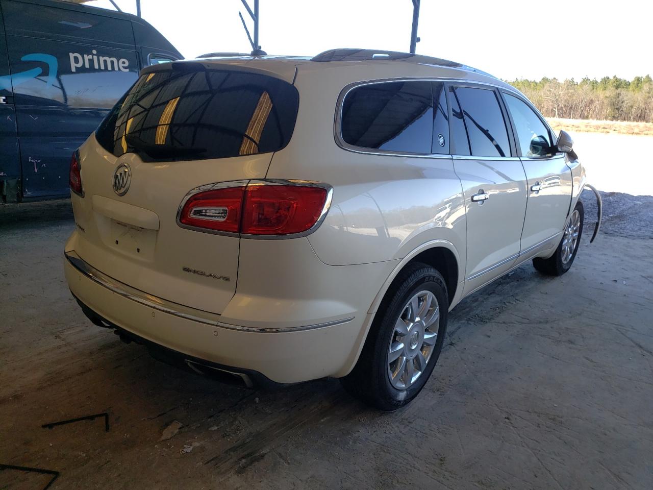 Photo 4 from auction – 2015 BUICK ENCLAVE with VIN 5GAKRCKDXFJ101857