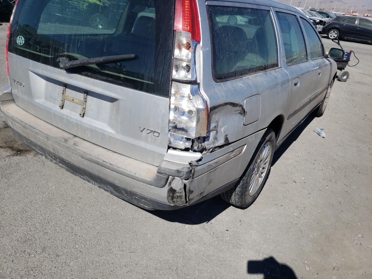 Photo 9 from auction – 2004 VOLVO V70 with VIN YV1SW61T842396850