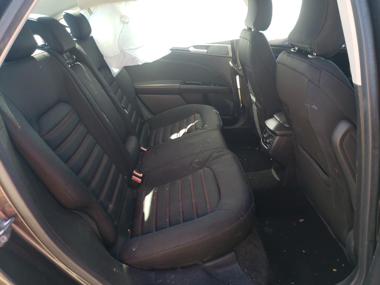 Photo 6 from auction – 2016 FORD FUSION SE with VIN 3FA6P0HD8GR149379