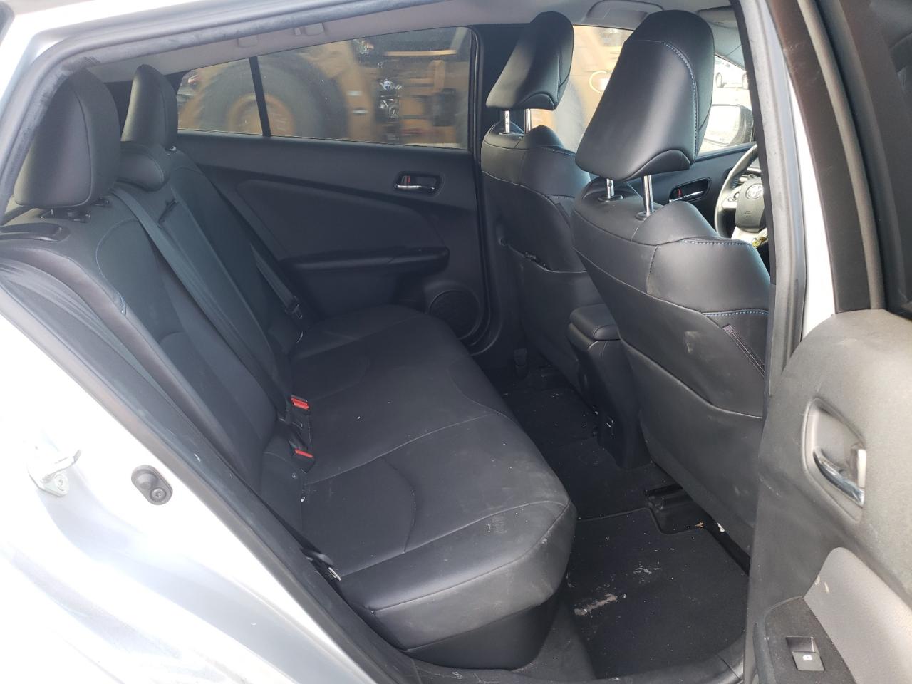 Photo 6 from auction – 2016 TOYOTA PRIUS with VIN JTDKARFU2G3006606