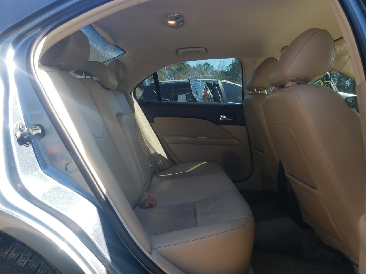 Photo 6 from auction – 2011 MERCURY MILAN PREM with VIN 3MEHM0JG4BR605210
