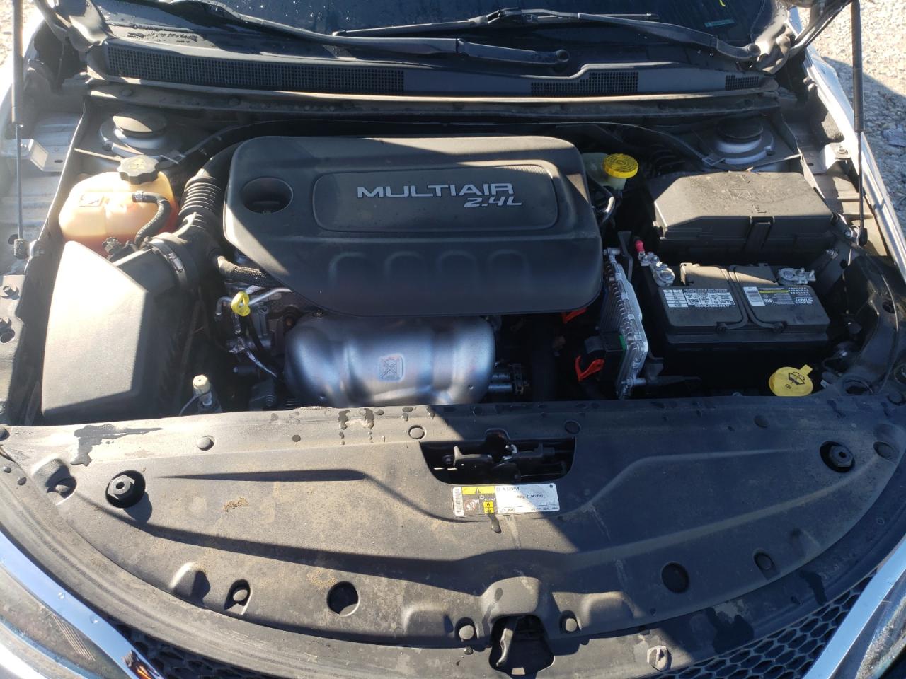 Photo 7 from auction – 2016 CHRYSLER 200 LIMITE with VIN 1C3CCCAB8GN170534