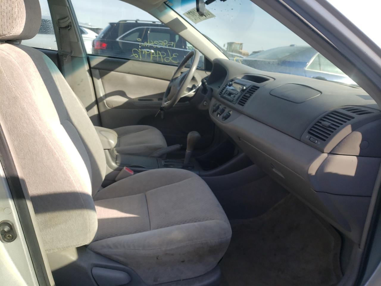 Photo 5 from auction – 2002 TOYOTA CAMRY LE with VIN 4T1BE32K22U093508